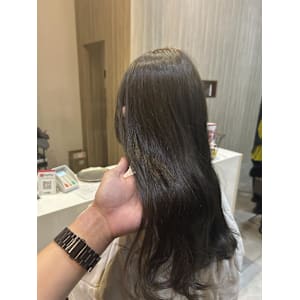 オリーブカラー