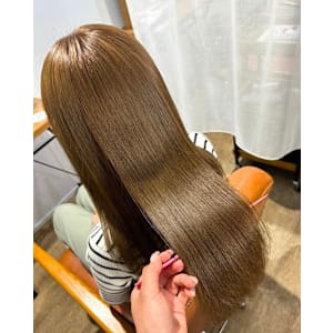 髪質改善トリートメントくすみワンカラーロングヘアー