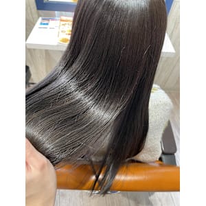 オリーブグレージュ