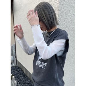 切りっぱなしボブ×グレージュ