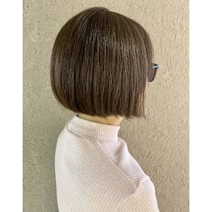 前下がりミニボブ