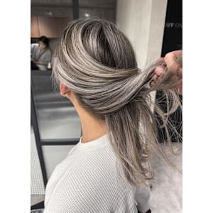 ★顔周りや襟足が暗くならないシャドウルーツバレ★