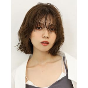 浮遊感たっぷりの無造作ボブ