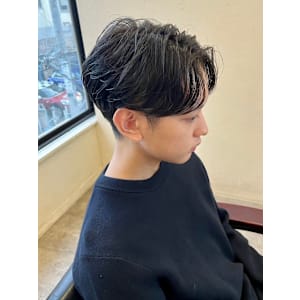 メンズダークアッシュマッシュセンターパートニュアンスパーマ