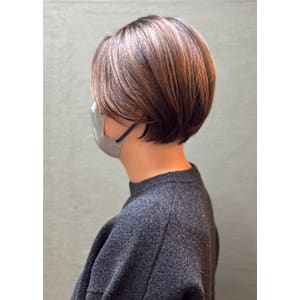 大人ボブ　白髪ぼかしハイライト