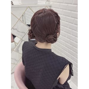 きゅっとまとまるツインお団子＊まゆ