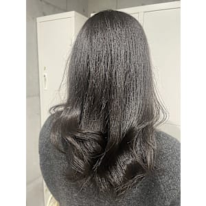 透明感のあるグレージュカラー