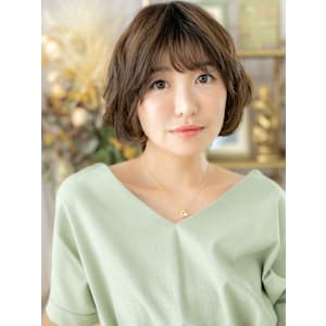 ウルフパーマひし形ふわふわフェザーショート　くすみベージュ