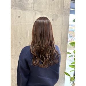 ピンクベージュ