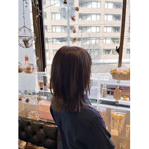 馴染みハイライト×ミディアム - ito. little hair garden【イト リトル ヘア ガーデン】掲載中