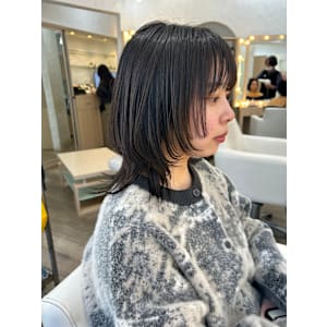 【錦まりな】黒髪×ミディアムウルフヘア