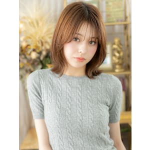 大人可愛いアプリコットオレンジ外ハネロブ　細めハイライト