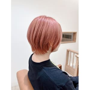 ピンクベージュ