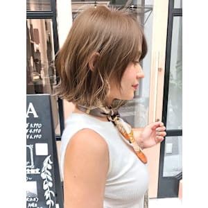 大阪外ハネボブハイライトカラー大人可愛いボブ