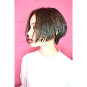 お手入れ簡単　ふんわりシルエット　ショートボブ　表参道