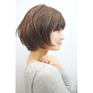 お手入れ簡単　後頭部ふんわりショート　表参道　美容院