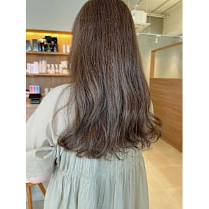 オリーブベージュ