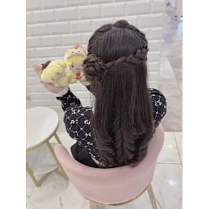 編み込み片耳ハーフお団子＊まゆ - Lilme【リルミー】掲載中