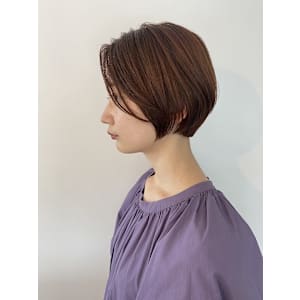 マロンベージュ大人ショートボブ