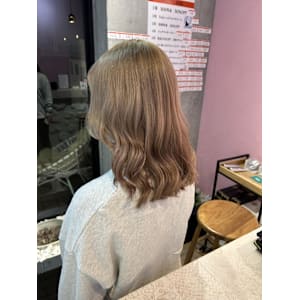 ミルクティーベージュ