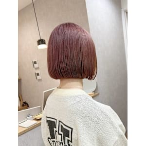 ☆ブリーチダブルカラー　ピンクカラー似合わせ切りっぱなしボブ