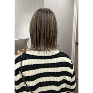 ☆ミディアムボブ　細めハイライトくすみベージュ