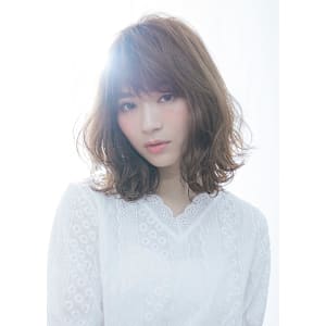 【WILLOW】鎖骨ミディアムを波巻き仕上げ