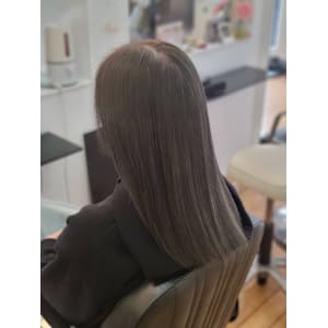 グレージュ　セミロング/20代/30代/40代