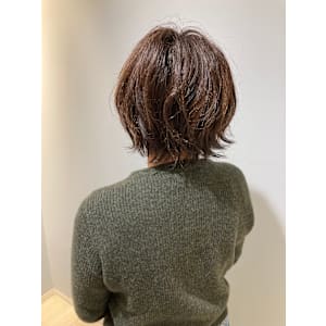 くびれショートフェミニンウェーブスタイリング簡単パーマ