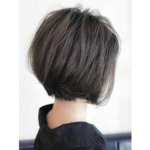 【WILLOW京橋】大人女子の前下がりショートボブ