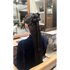 お呼ばれカチモリヘア