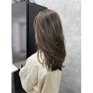 アッシュグレージュ