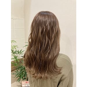 グレージュカラー