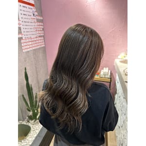 ブラウンベージュ