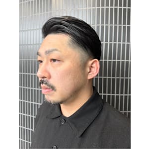 黒髪　ツーブロック　メンズカット　40代　50代　イケおじ