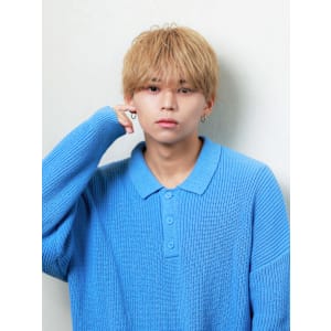 ホワイトブロンドカラー×無造作シースルーバング