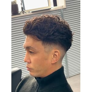 大人短髪/フェードカット/メンズパーマ/刈り上げ/ツーブロッ - gao produced by revo【ガオ プロデュースバイレボ】掲載中