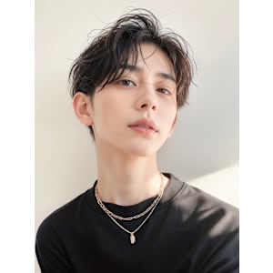 毛流れセンターパート無造作パーマツーブロック刈り上げ