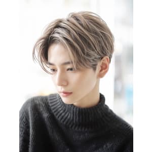 爽やかセンターパート清潔感ミルクティーベージュ