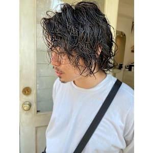 メンズミディアムウルフツイストスパイラルパーマ常田大樹風