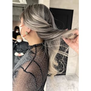 ★顔周り＆襟足に筋感タップリバレイヤージュ★