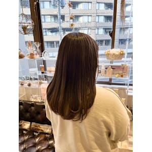白髪ぼかしハイライト×ロングレイヤー - ito. little hair garden【イト リトル ヘア ガーデン】掲載中