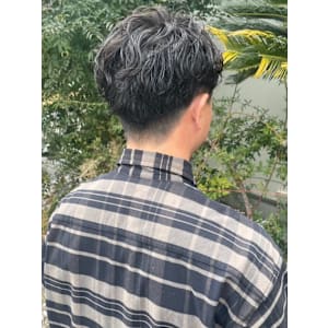 ナチュラルパーマ　刈り上げショート　マッシュ　20代30代