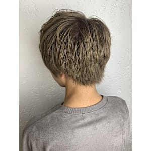 イルミナカラーハイトーンベージュ池袋東口