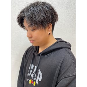 ツーブロック　マッシュ　ツイストスパイラルパーマ　束感