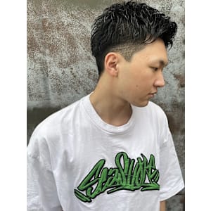 ツーブロック　メンズショート　10代20代　黒髪　爽やか