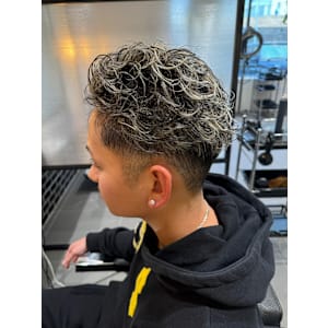 ホワイトフルメッシュ×極道パーマ