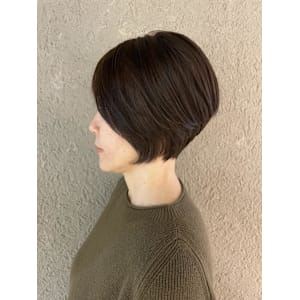 大人のアシメショートオリーブカラー