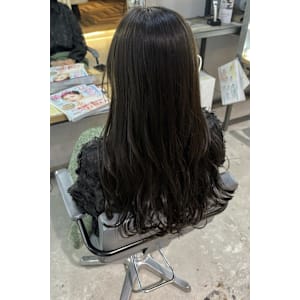 オリーブ／グレージュ