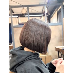 ぱつっと内巻きボブ